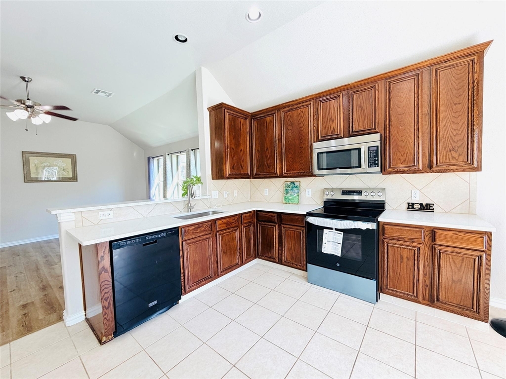 214 Lavaca Drive - Photo 9