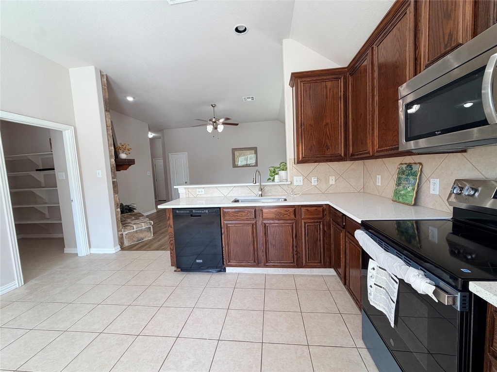 214 Lavaca Drive - Photo 11