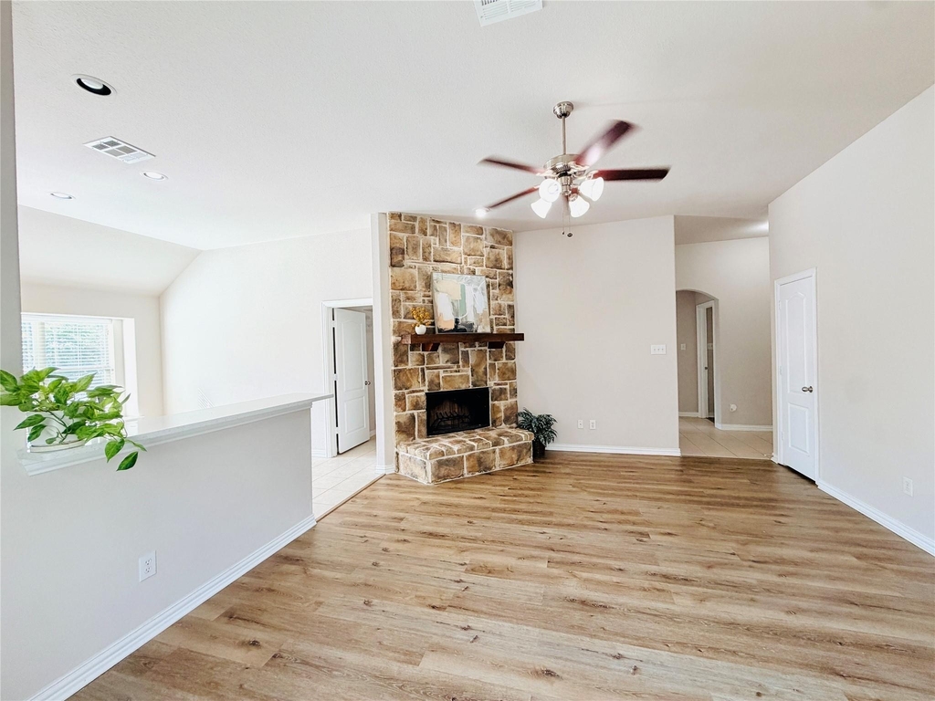 214 Lavaca Drive - Photo 4
