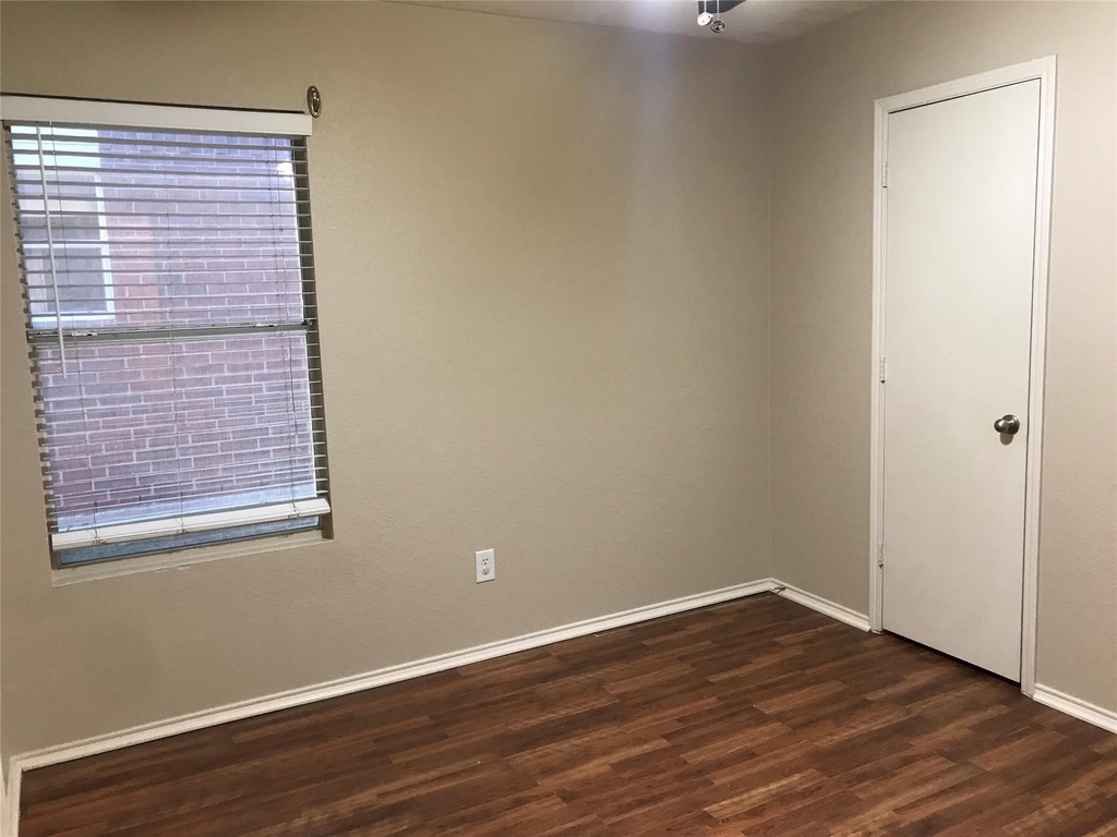 4513 Waterford Drive - Photo 7