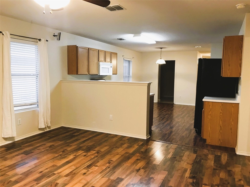 4513 Waterford Drive - Photo 3