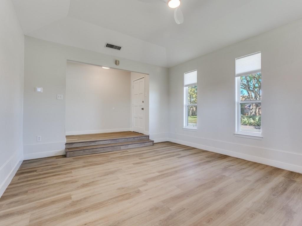 1242 Delores Drive - Photo 3