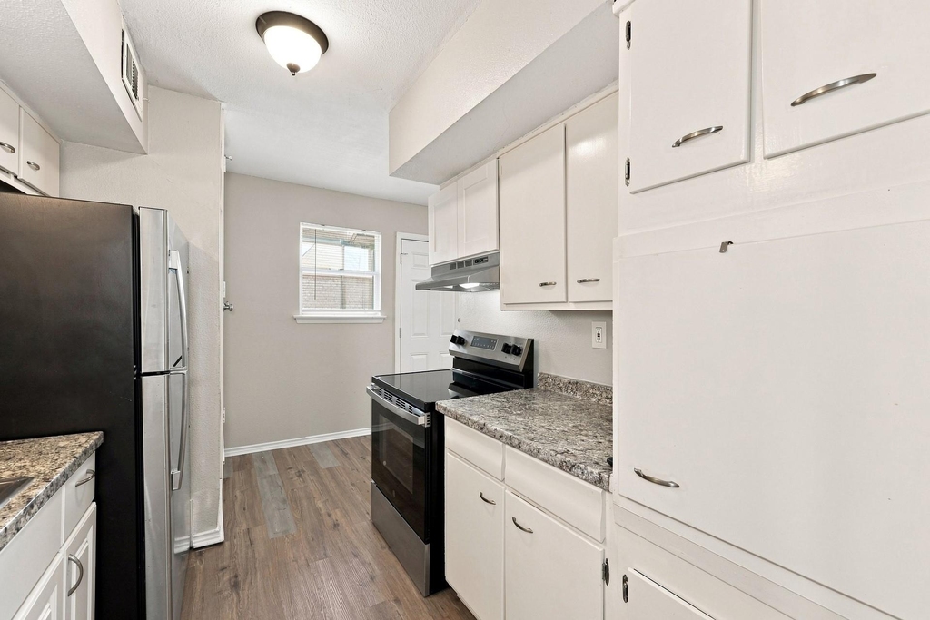 4349 Chestnut Drive - Photo 7