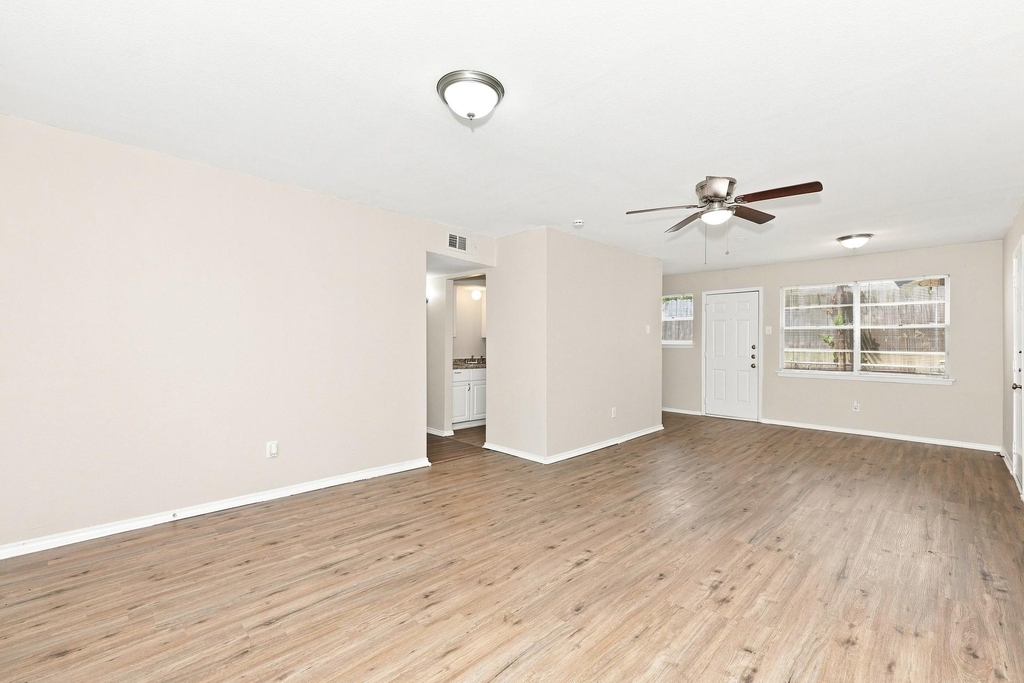 4349 Chestnut Drive - Photo 5