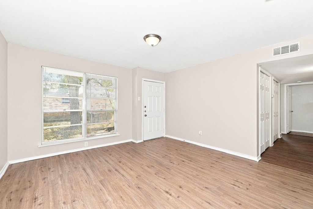 4349 Chestnut Drive - Photo 4