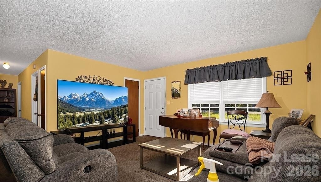 308 S Pine Street - Photo 2