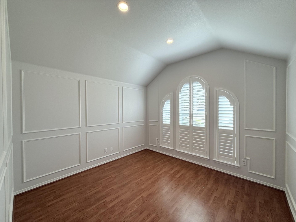 2749 Crystal Glenn Circle - Photo 3