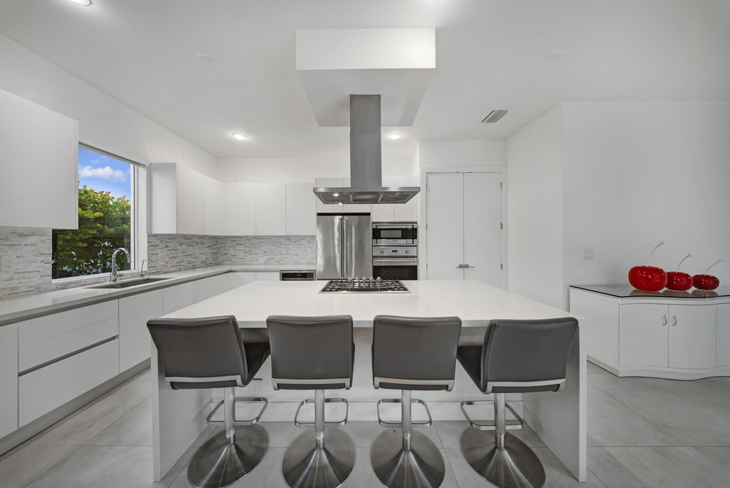 10081 Nw 75th Terrace - Photo 9