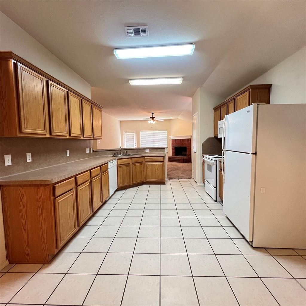 2049 Helmoken Falls Drive - Photo 7