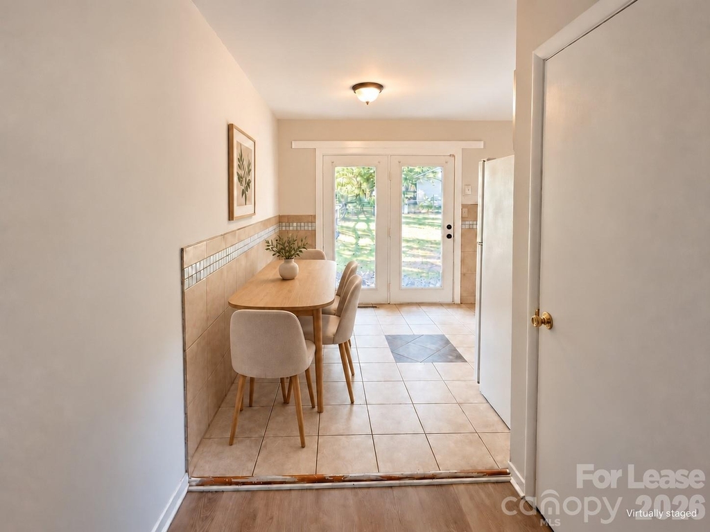 5006 Malibu Drive - Photo 4