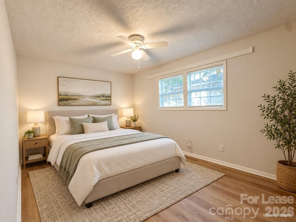 5006 Malibu Drive - Photo 2