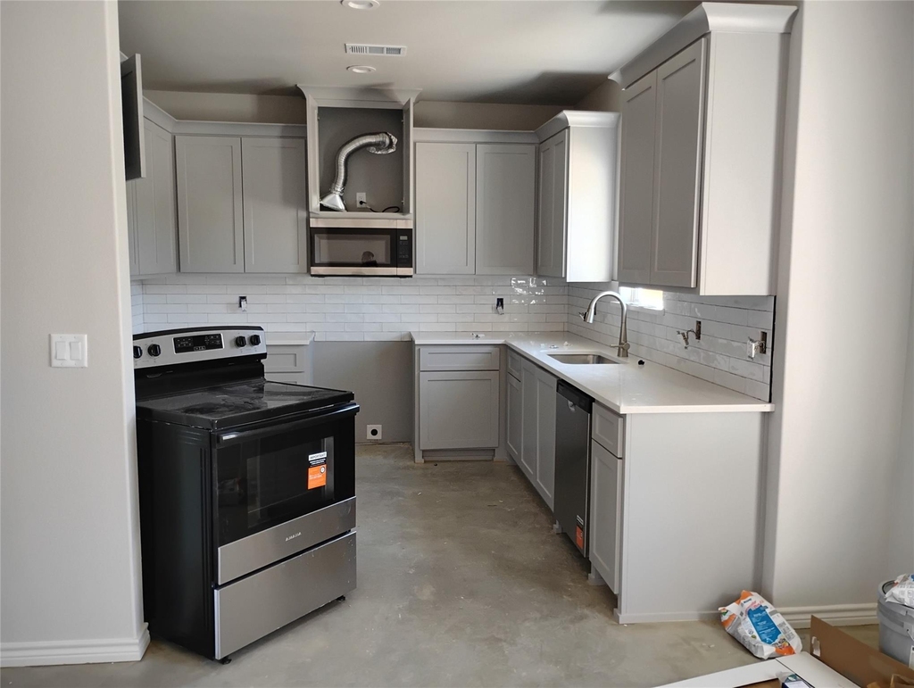 1012 Wooded Hollow Court - Photo 3