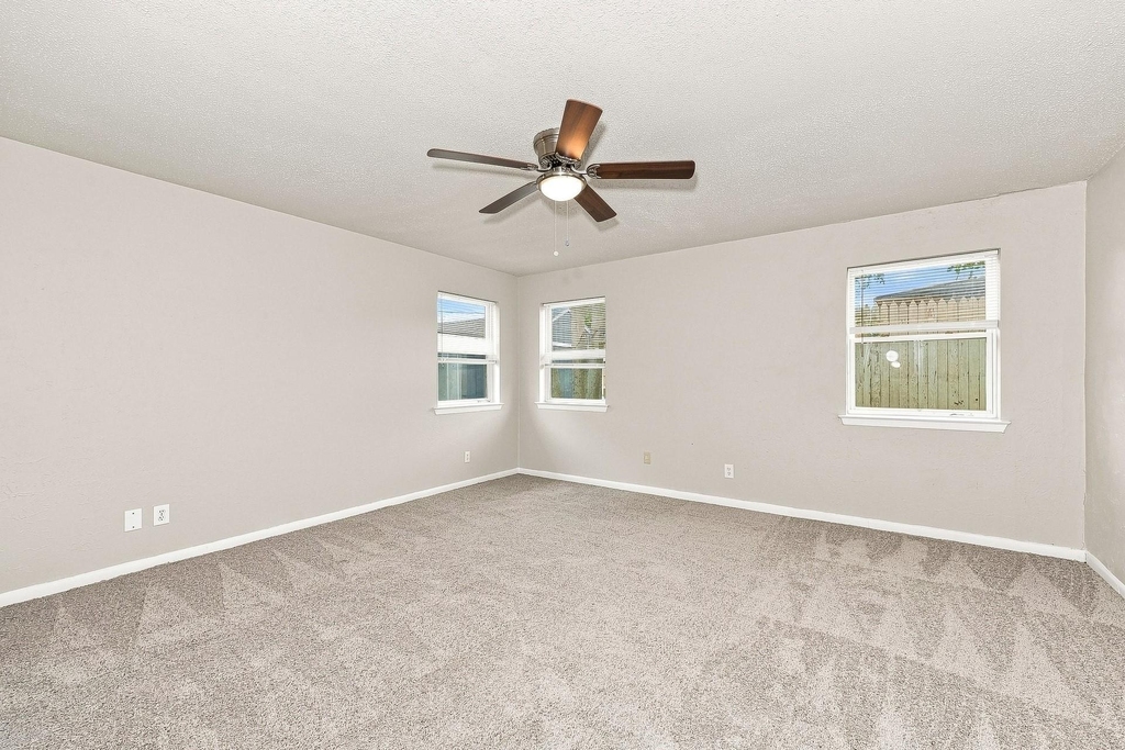 1705 Longview Street - Photo 8