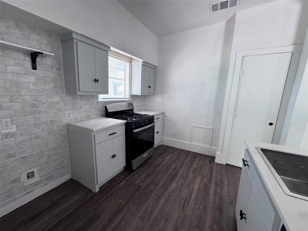 5619 Victor Street - Photo 11
