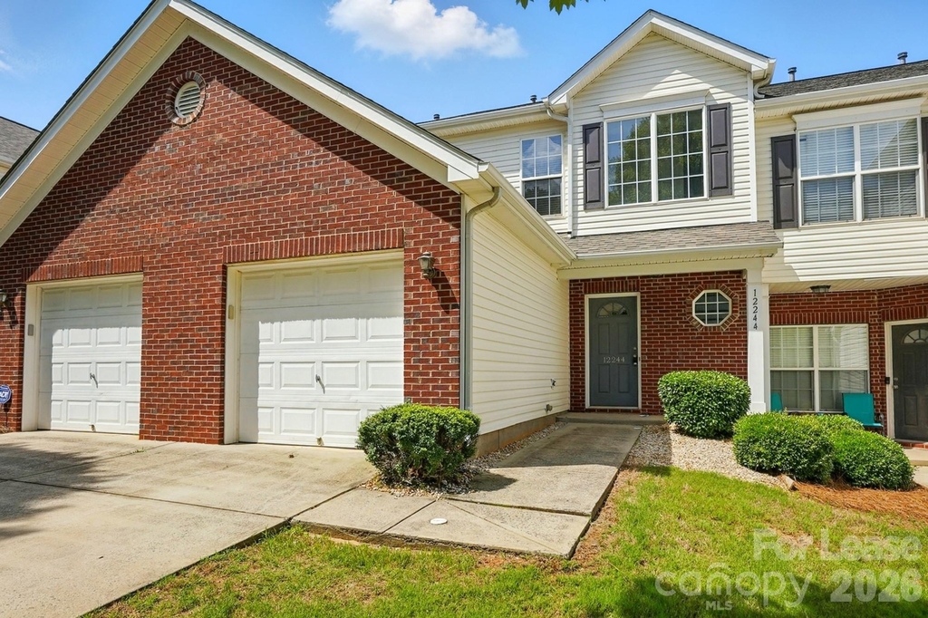 12244 Stratfield Place Circle - Photo 0