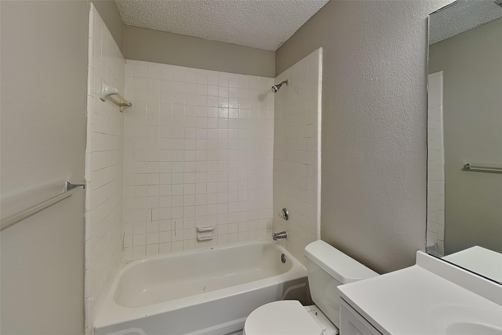 4509 Ebbtide Court - Photo 17