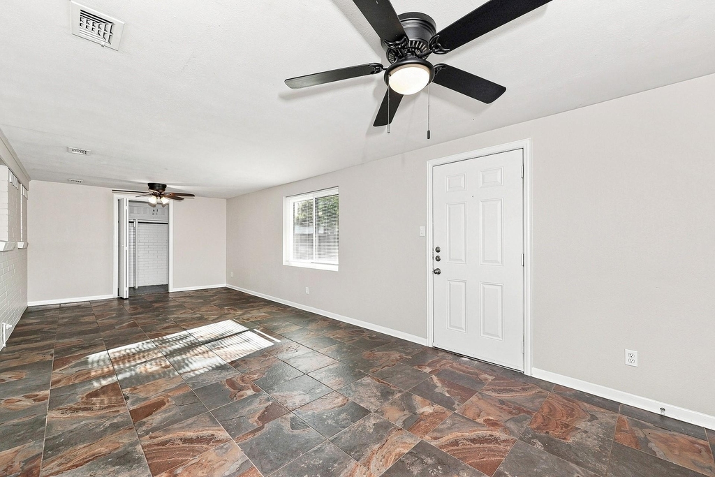 313 Mccurdy Street - Photo 5