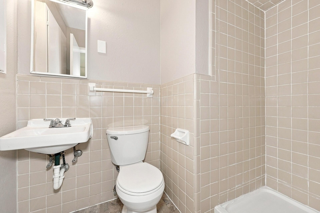 313 Mccurdy Street - Photo 9