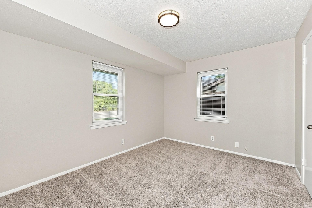 313 Mccurdy Street - Photo 10