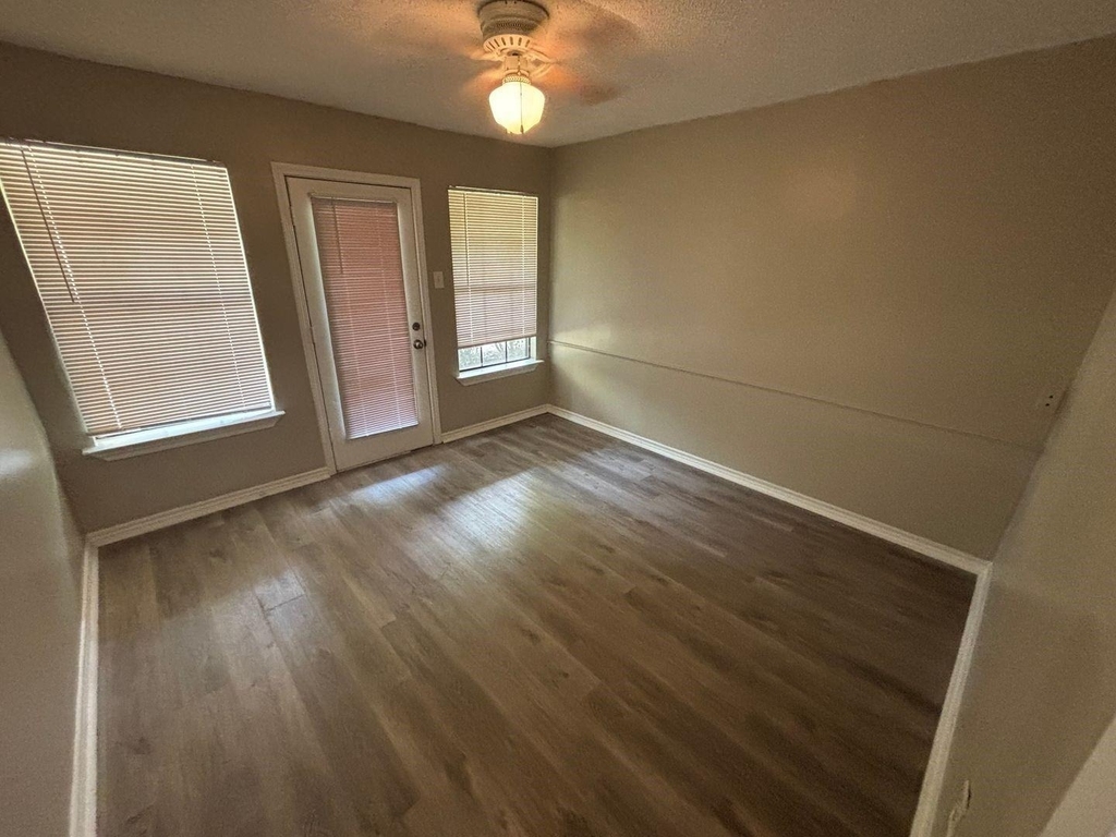 715 Eastham Lane - Photo 7