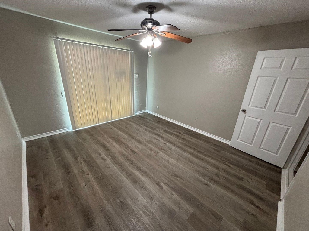 715 Eastham Lane - Photo 5