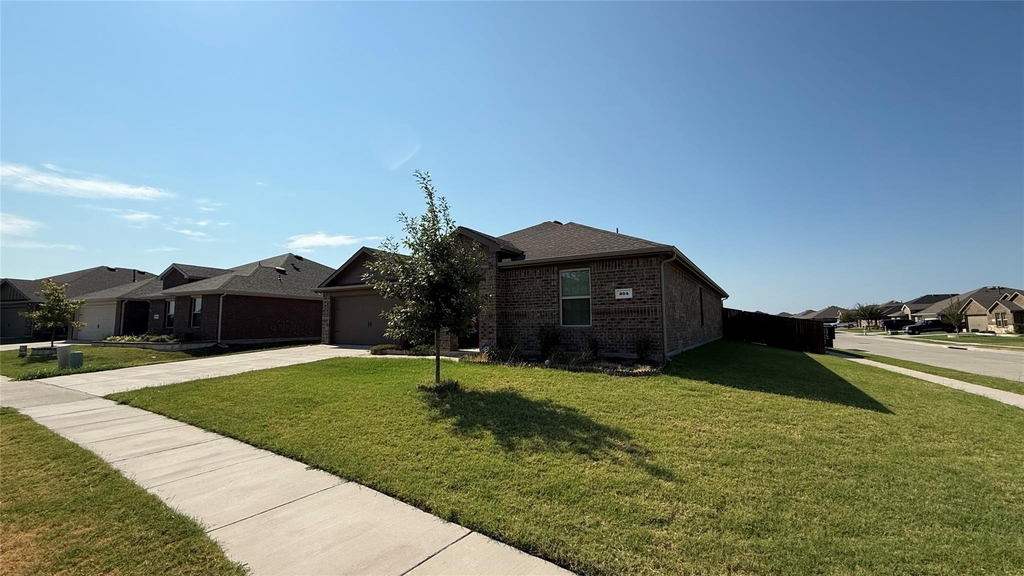 304 Duke Court - Photo 1