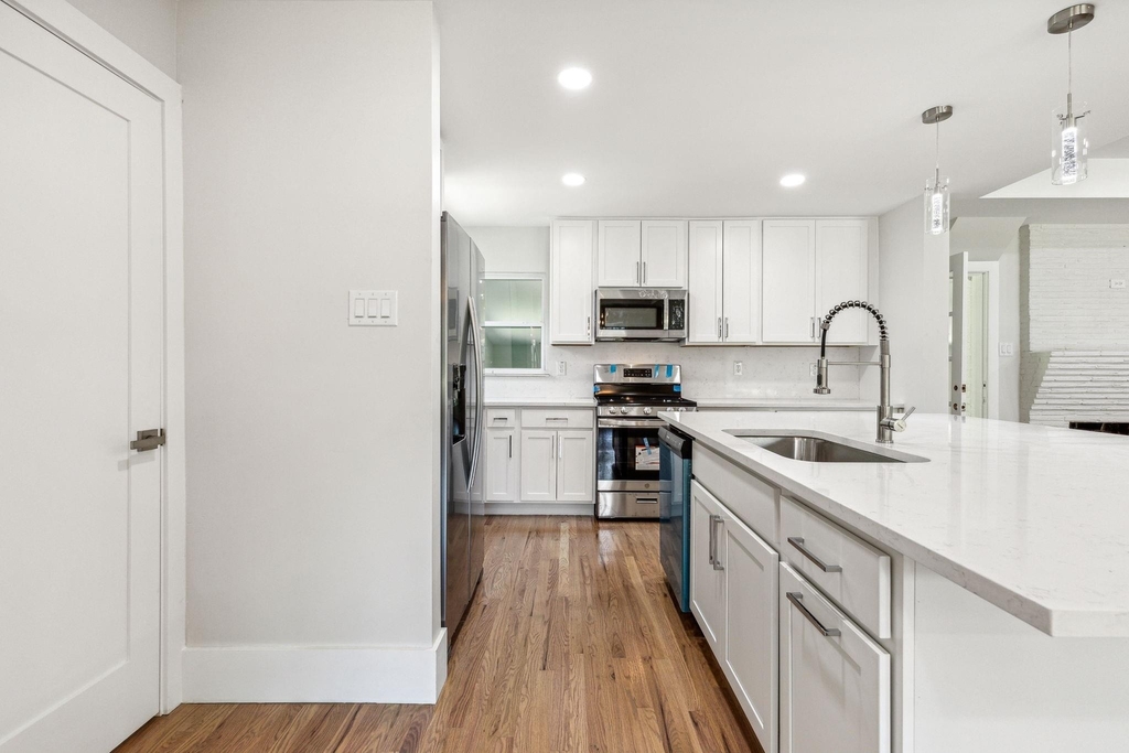 5917 Waggoner Drive - Photo 7