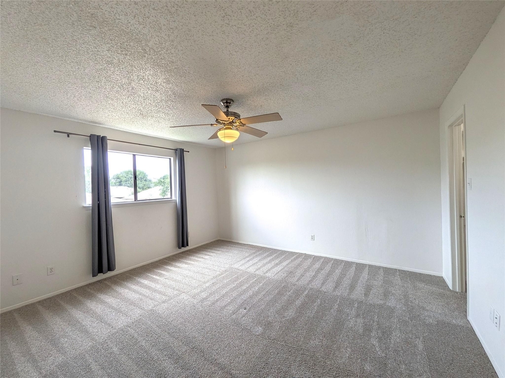 3302 Townbluff Place - Photo 11