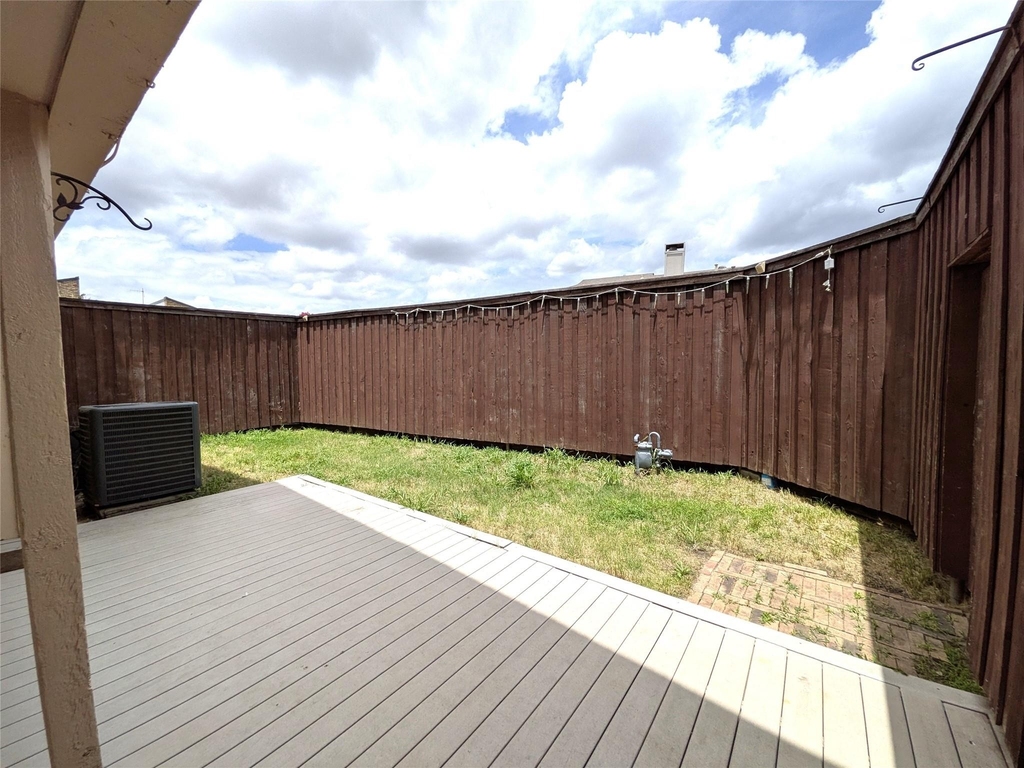 3302 Townbluff Place - Photo 24