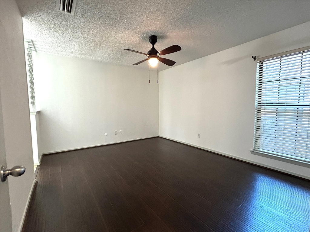 333 Melrose Drive - Photo 10