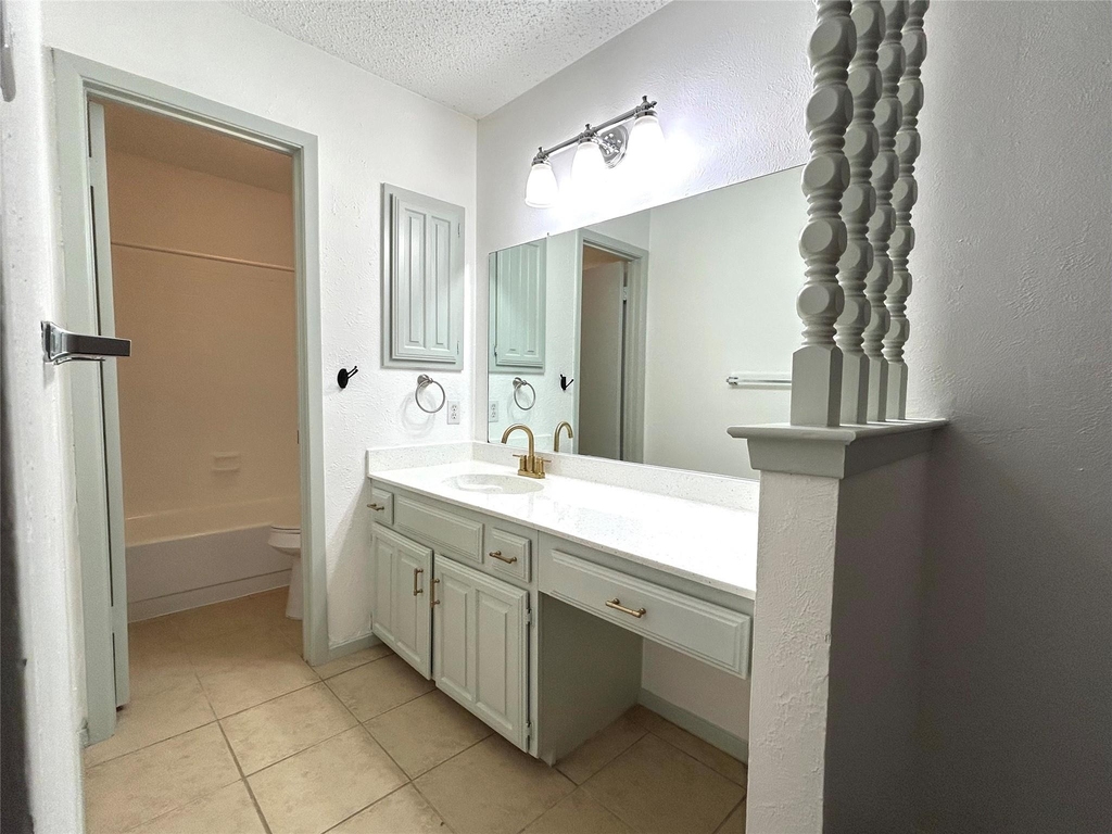 333 Melrose Drive - Photo 11