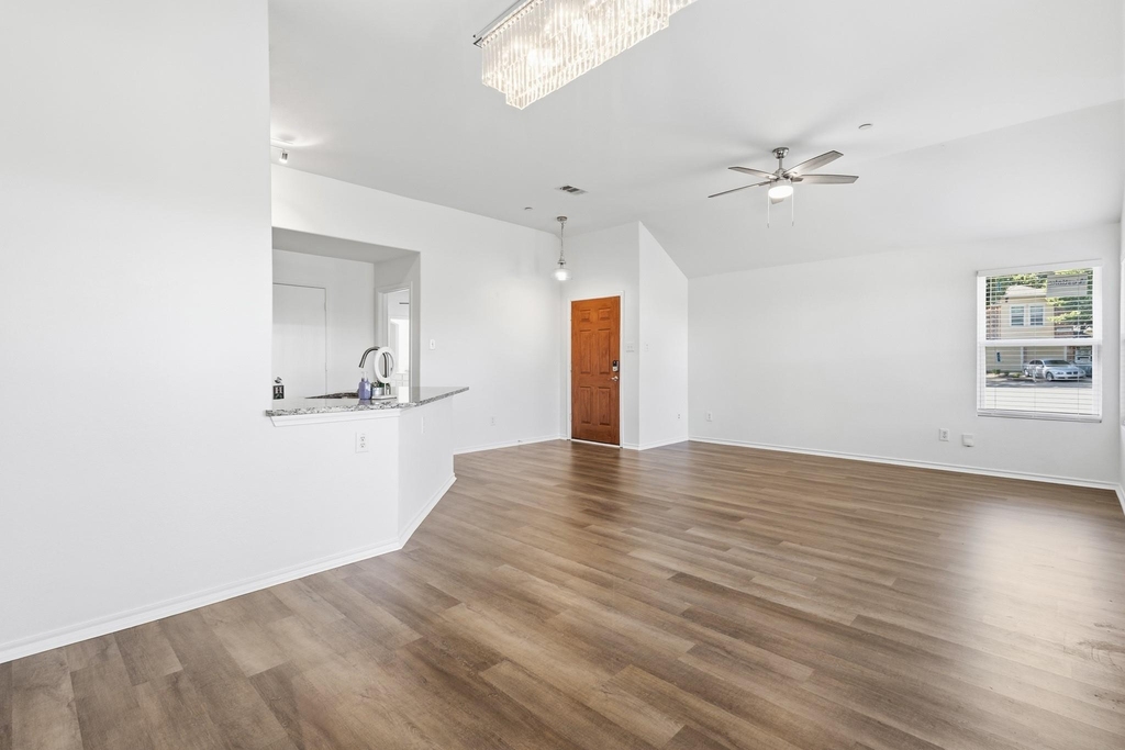 5315 Crimson Oaks Drive - Photo 5