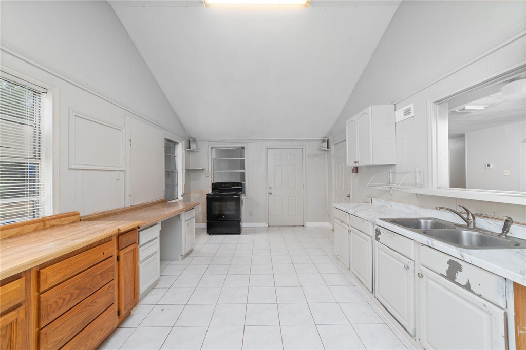 11715 Almeda Genoa Road - Photo 15