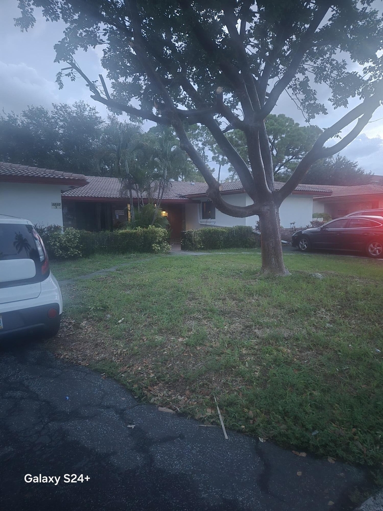 3210 Nw 86th Avenue - Photo 0