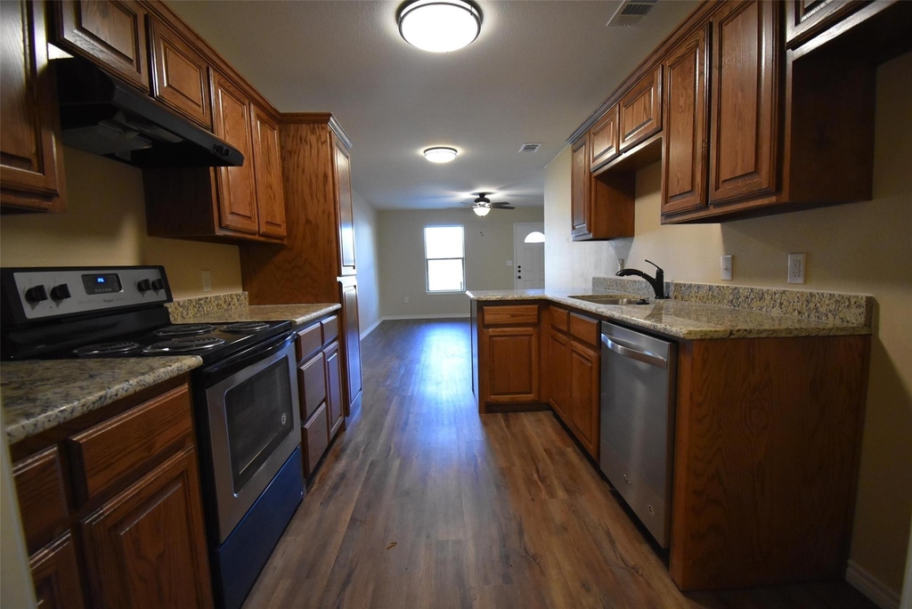 104 N Jordan Street - Photo 5