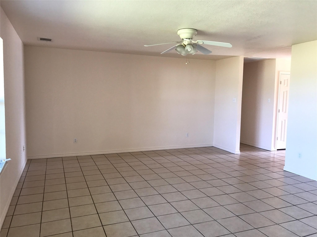 309 Windjammer Road - Photo 4