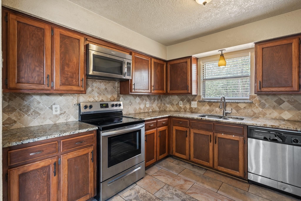 6229 Maple Springs Drive - Photo 20