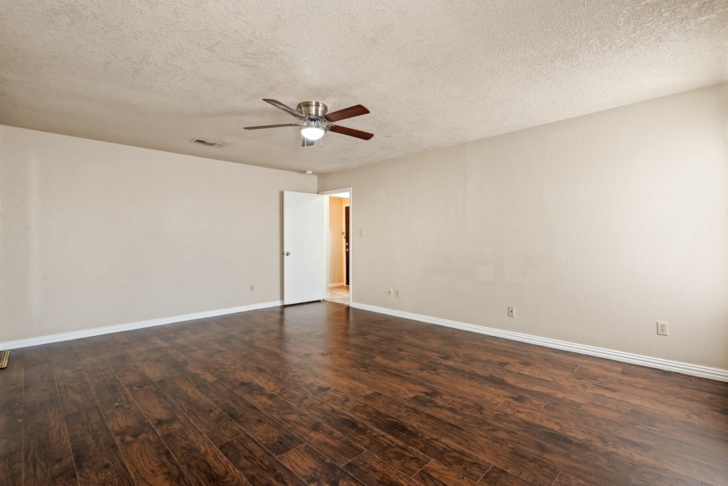 6229 Maple Springs Drive - Photo 6