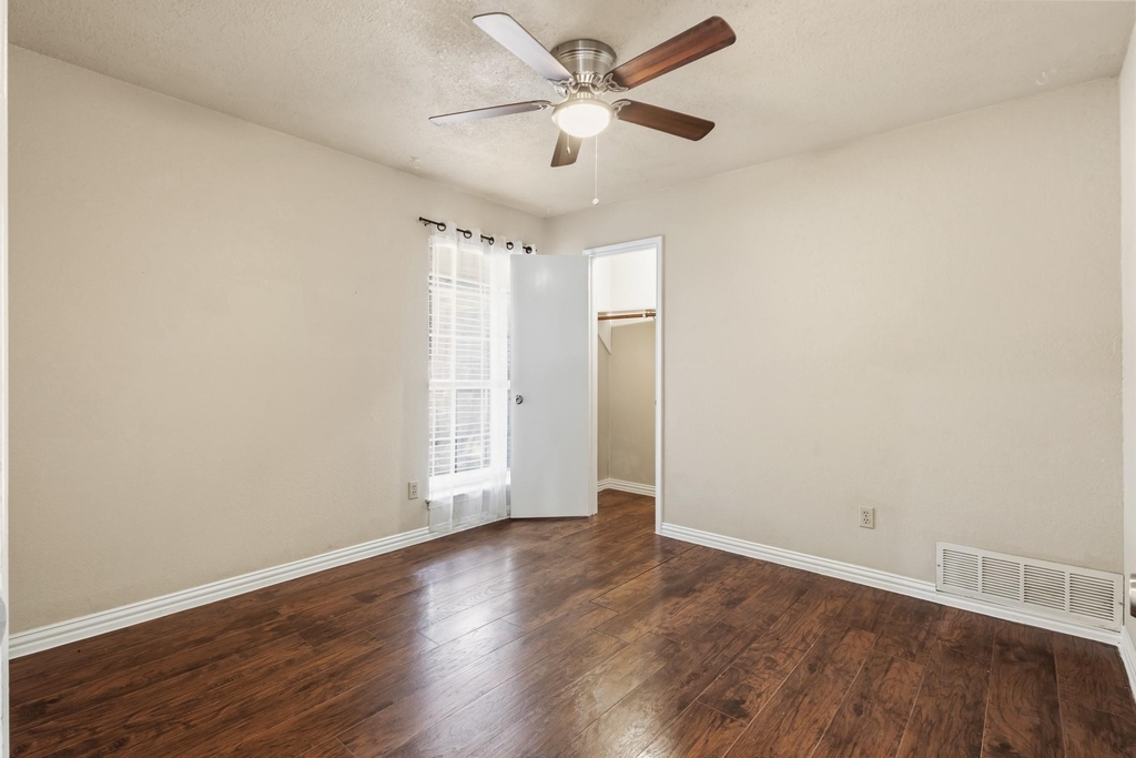 6229 Maple Springs Drive - Photo 13