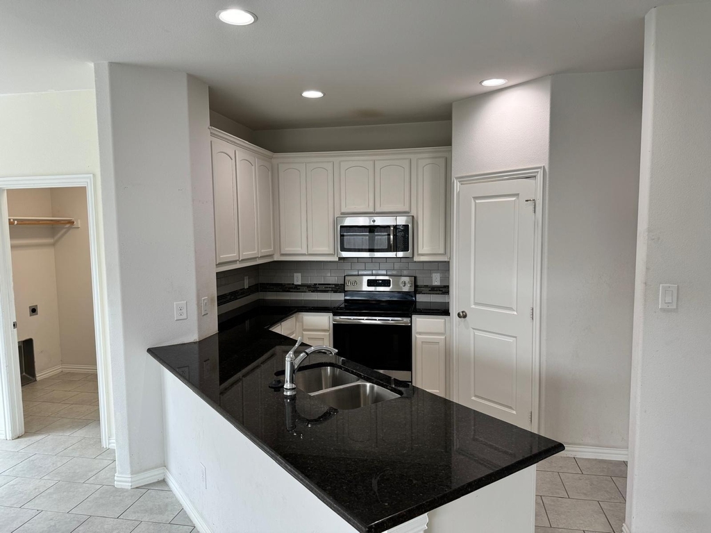 305 Lead Creek Drive - Photo 4