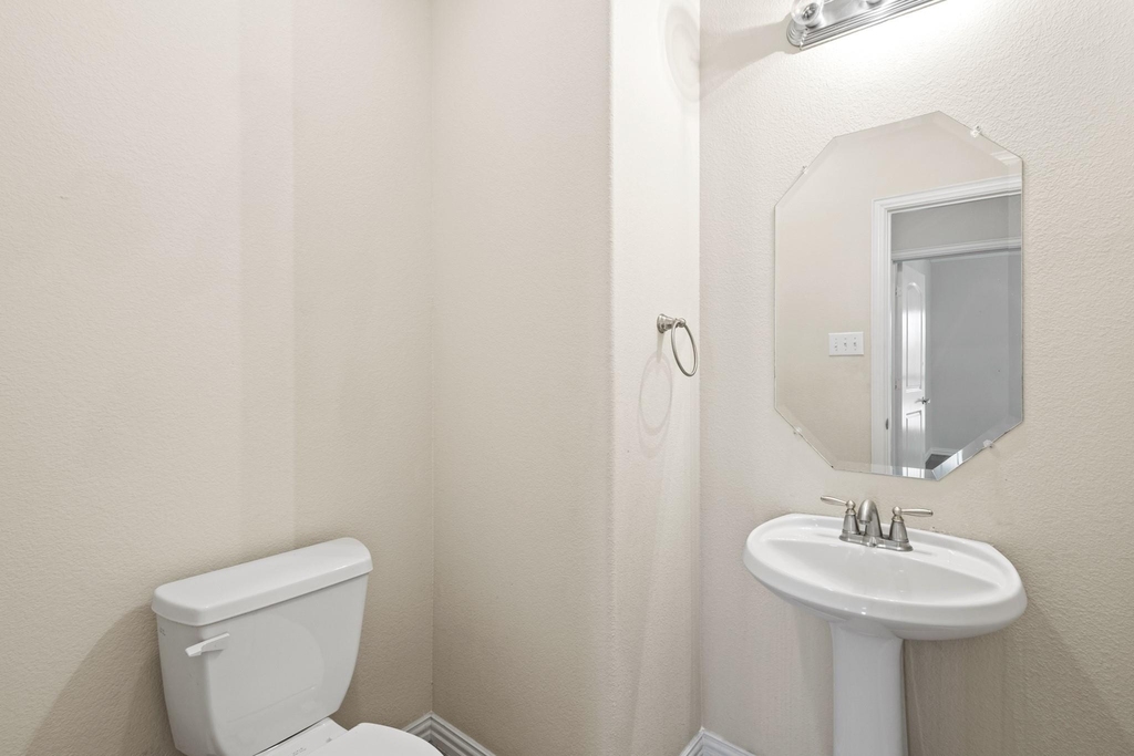 8224 Summerview Court - Photo 24