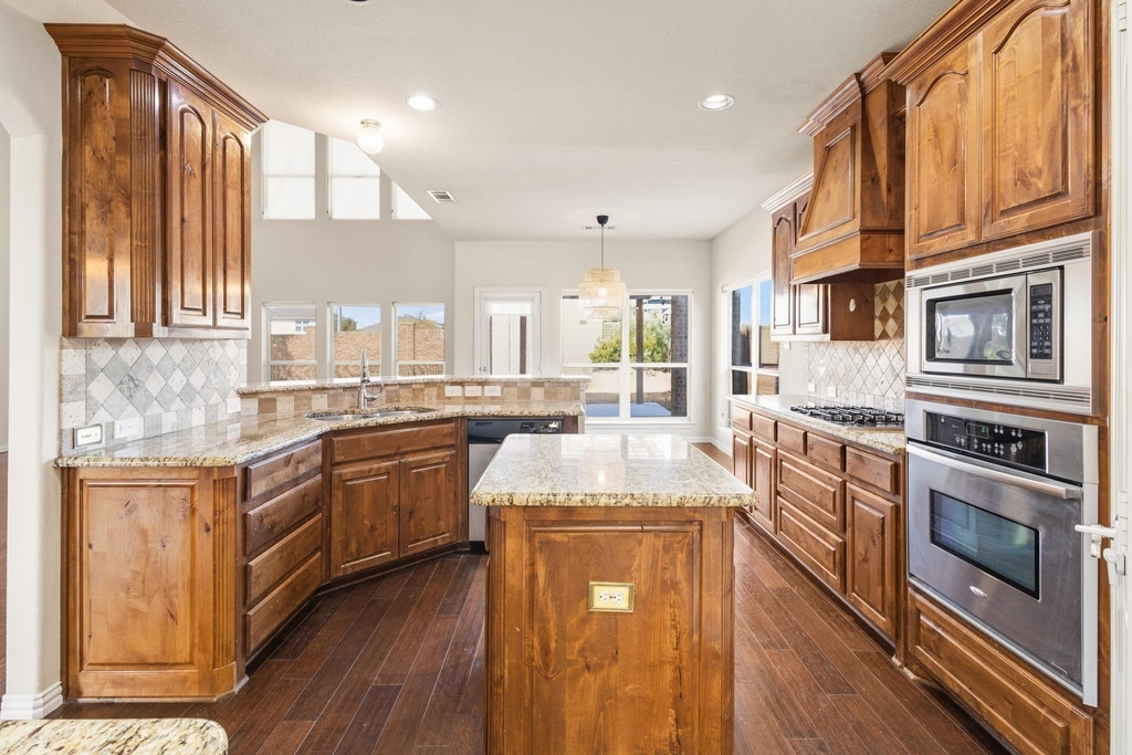 8224 Summerview Court - Photo 7