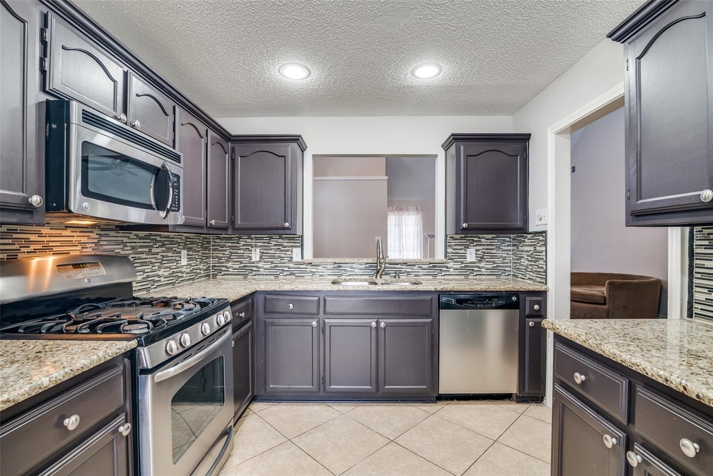2916 Renaissance Circle - Photo 3