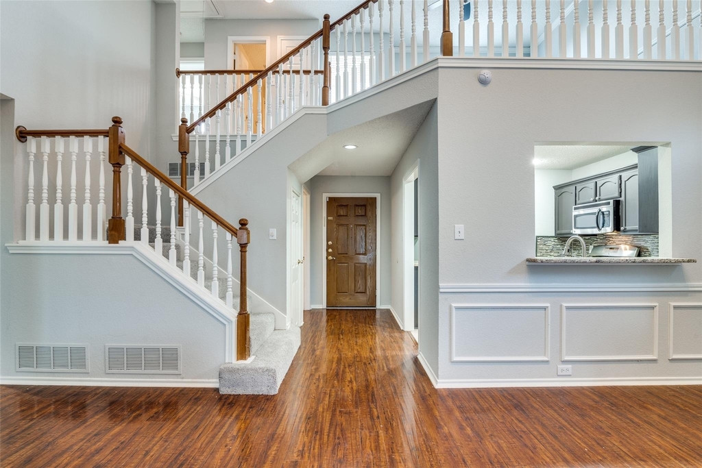 2916 Renaissance Circle - Photo 1