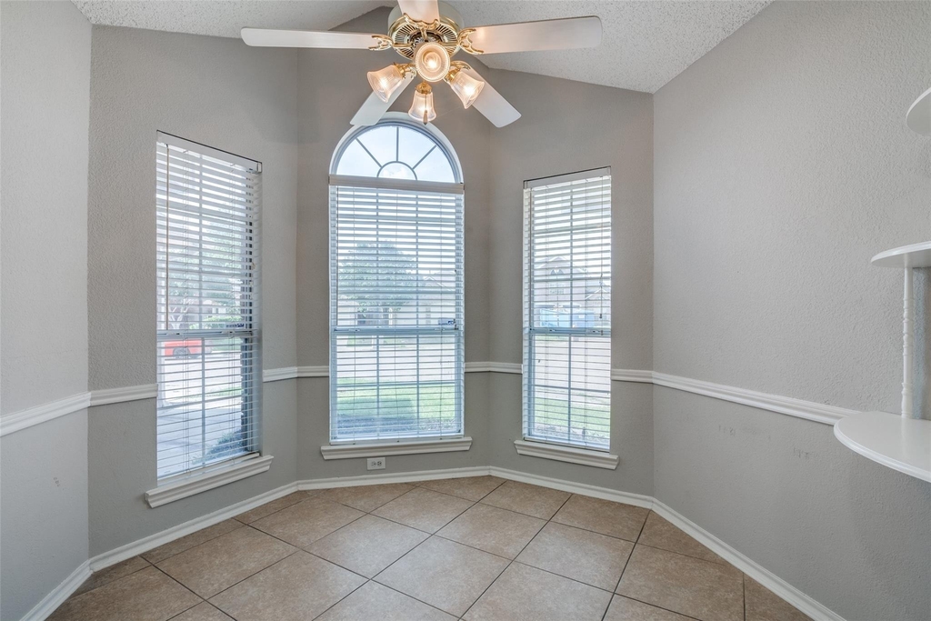 2916 Renaissance Circle - Photo 5