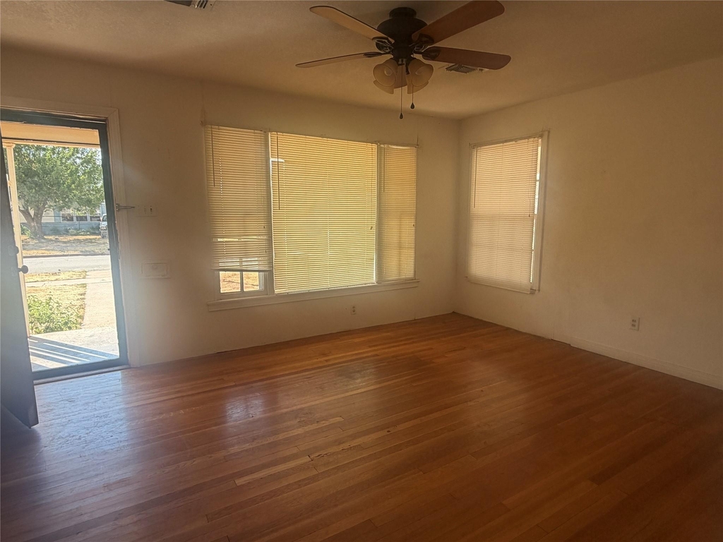 917 S La Salle Drive - Photo 5