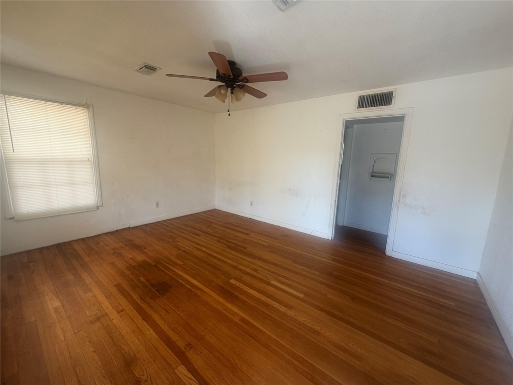 917 S La Salle Drive - Photo 2