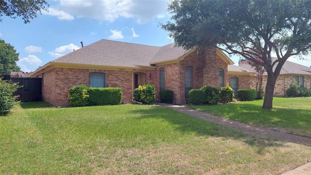 1514 Stonecrest Drive - Photo 0