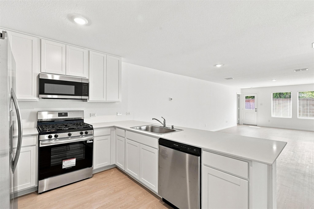 1636 Elliott Road - Photo 3