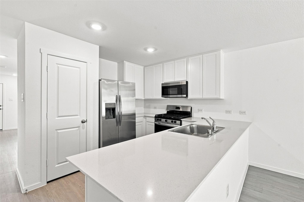 1636 Elliott Road - Photo 4